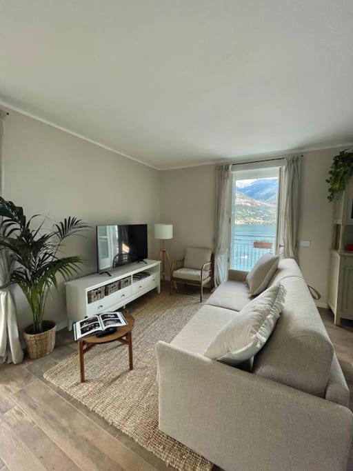Il Noce Lake View Apartment Лезено Экстерьер фото