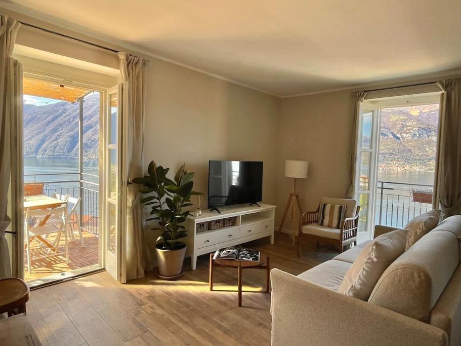 Il Noce Lake View Apartment Лезено Экстерьер фото