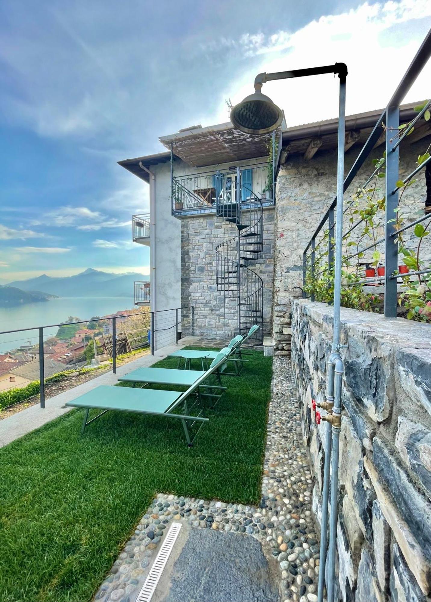Il Noce Lake View Apartment Лезено Экстерьер фото